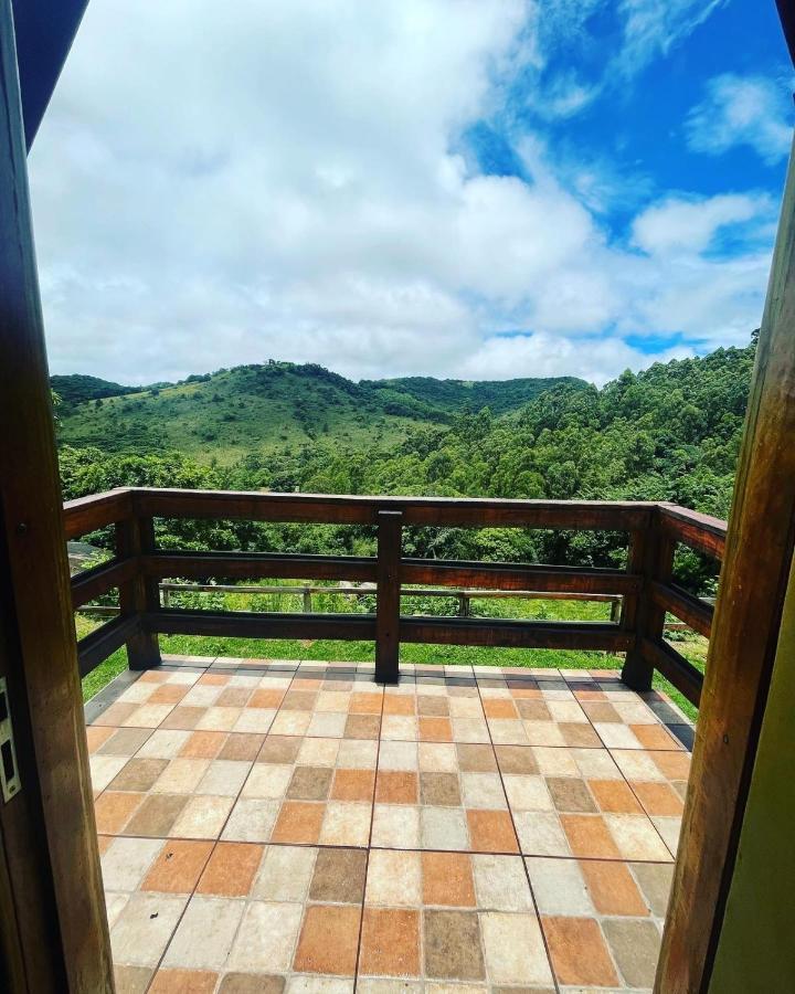 Pousada Pedra Da Mata Chales Na Montanha Munhoz ภายนอก รูปภาพ
