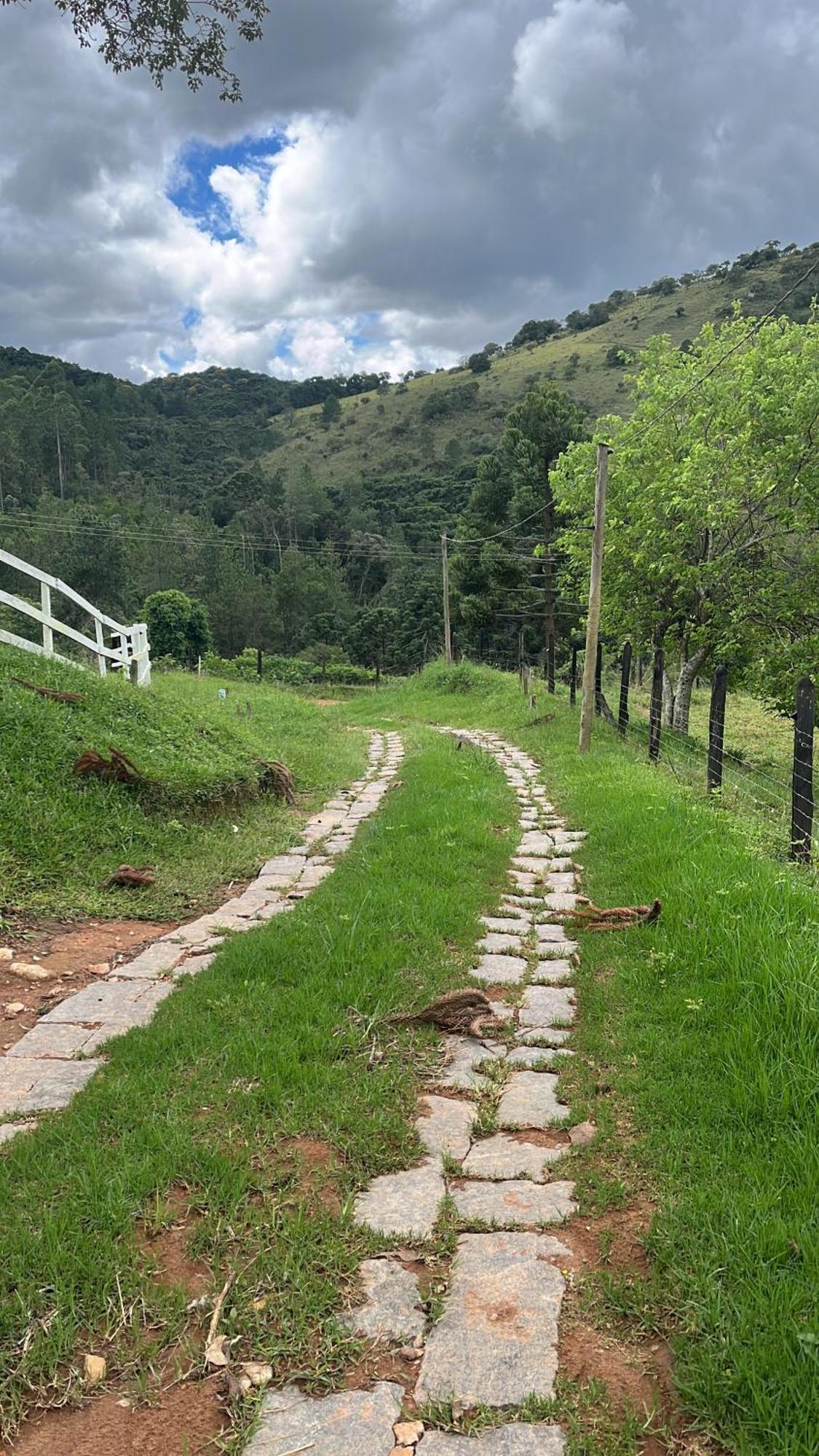 Pousada Pedra Da Mata Chales Na Montanha Munhoz ภายนอก รูปภาพ